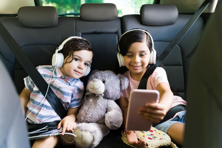 Bring Electronic Devices For Kids On A Long Road Trip