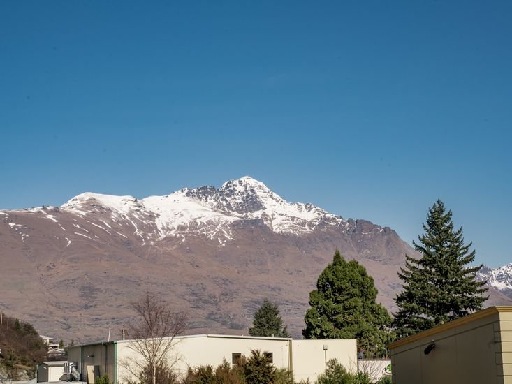 Snowy Peaks – Queenstown Holiday Apartment