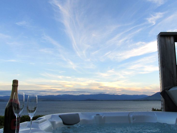 taupo accommodation with hot pool