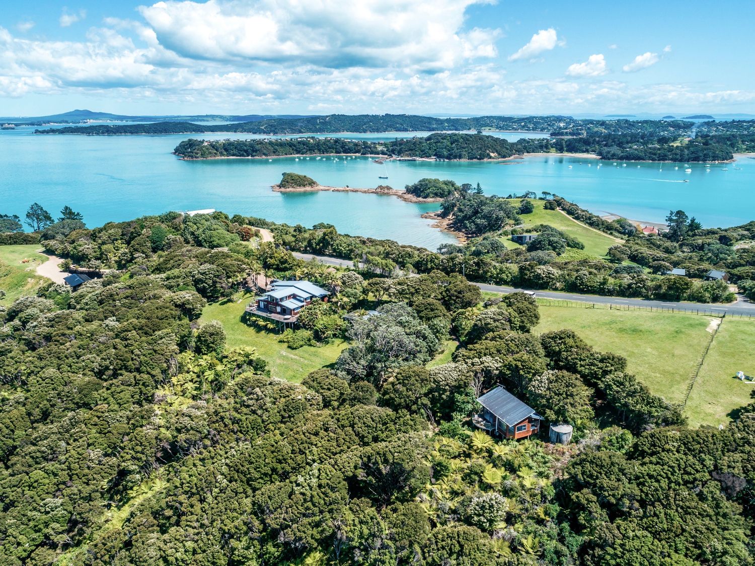 CrossTrees Chalet - Seaview - Waiheke Holiday Unit