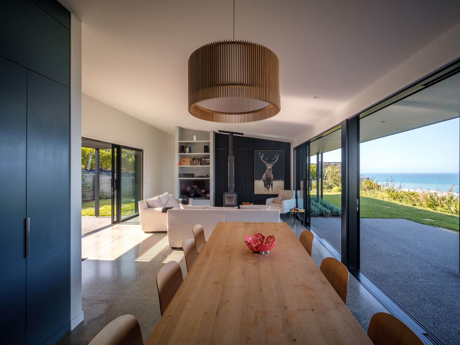 Lightning Ridge Views - Waimarama Holiday Home