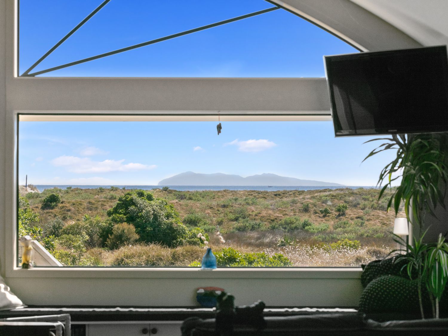 Tuhua Views - Waihi Beach Holiday Home