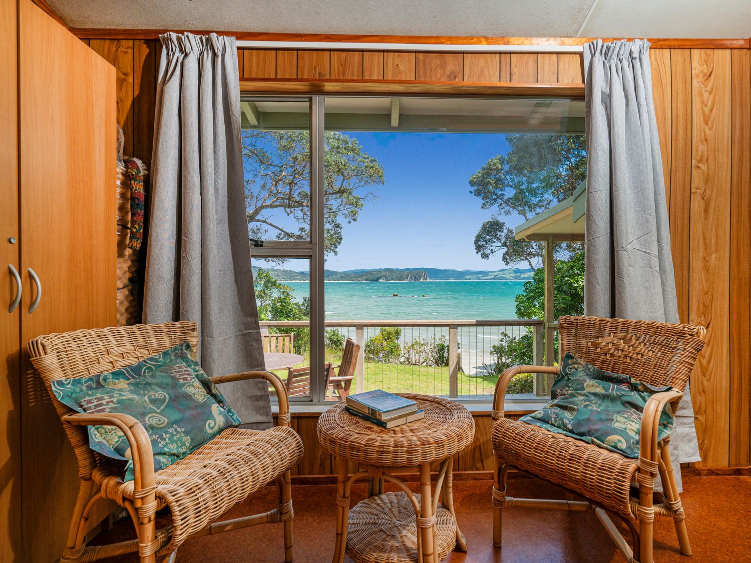 Waters Edge Cottage - Hahei Bach